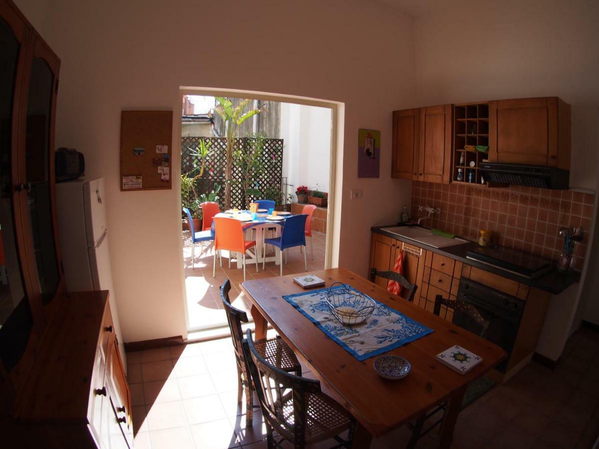 Casa Felice Nel Centro Storico, Ascensore E Terrazzo Catania Luaran gambar